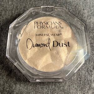 NWOT PHYSICIAN’S FORMULA Mineral Wear Diamond Dust